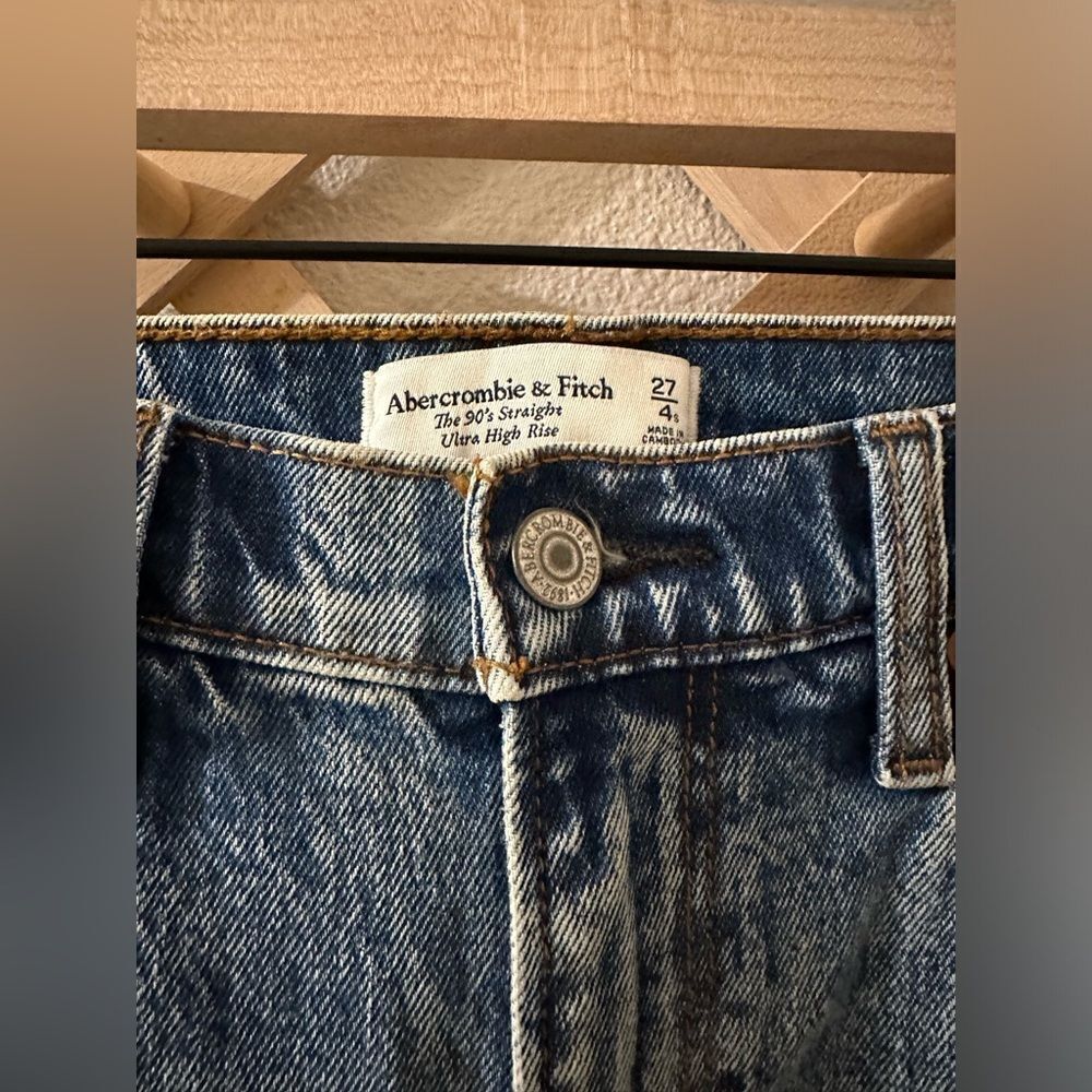 Abercrombie and Fitch 90s Ultra High Rise Straight Leg Sz 27 - Picture 3 of 8